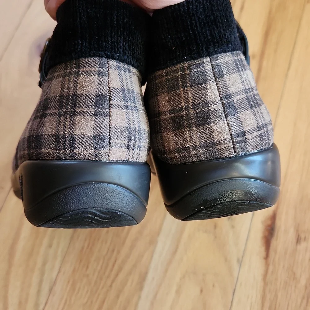 Alegria Sitka Ankle Boot - Picture 6 of 6